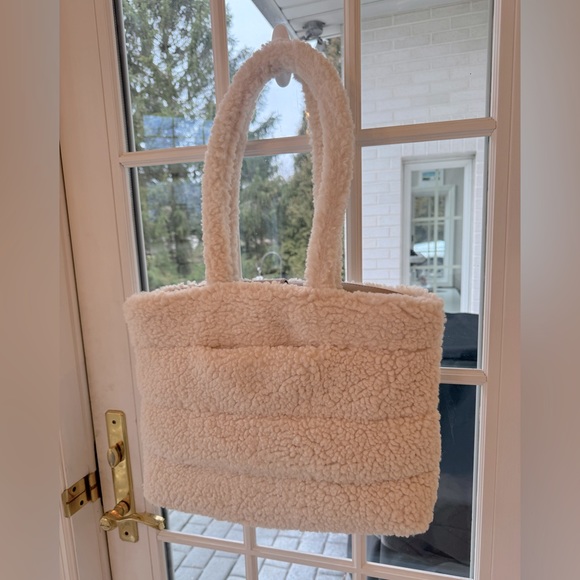 Universal Thread Handbags - NEW - Cream - Fuzzy Tote